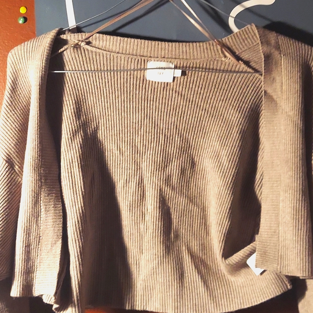 Peace long sleeve sweat shirt medium